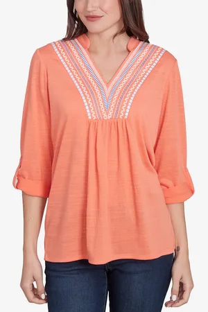 RUBY Petite Soft Relaxed Textured Trim V-Neck Top