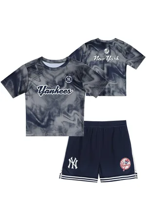 Outerstuff Preschool 2-Piece Set New York Yankees Hitter Infielder T-Shirts and Shorts