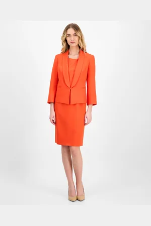 Le Suit Women