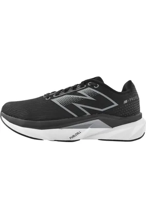 New Balance FCPR Trainers