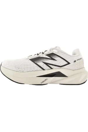 New Balance FCPR Trainers