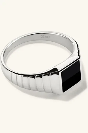 Mejuri Onyx Square Signet Ring