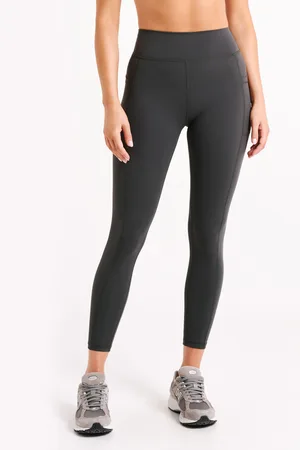 MESHKI Briar V Back Leggings With Pockets