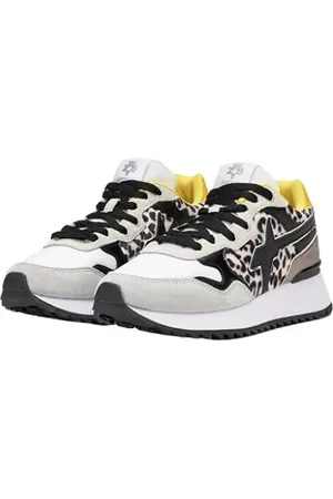 W6YZ Sneakers, female, , Size: 6 US Women`s CamCio Sneaker - Yak-w