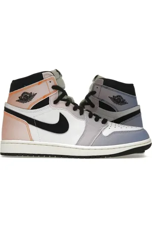 Jordan Sneakers, male, , Size: 9 US Classic High-Top Sneaker with Sleek Design