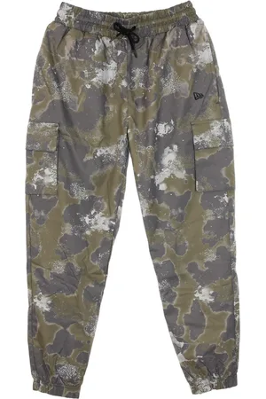 New Era Sweatpants, male, , Size: M Outdoor Utility Aop Track Pant Olive