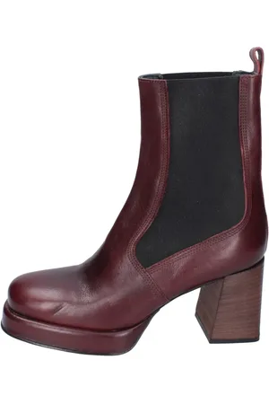 Moma Heeled Boots, female, , Size: 7 US Leather Ankle Boots