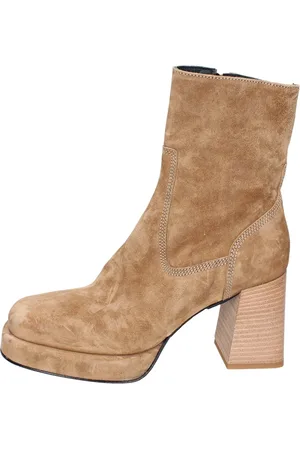 Moma Heeled Boots, female, , Size: 7 US Vintage Suede Ankle Boots