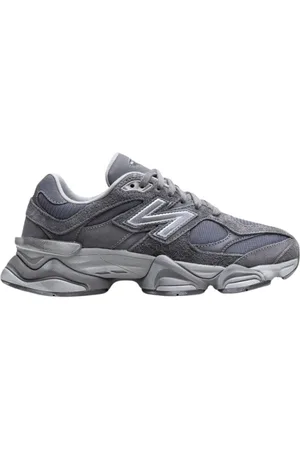 New Balance Sneakers, unisex, , Size: 4 US Retro Style Sneakers with Modern Twist