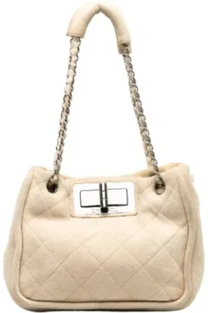 CHANEL Pre-owned Shoulder Bags, female, , Size: ONE SIZE Pre-owned Suede chanel-bags