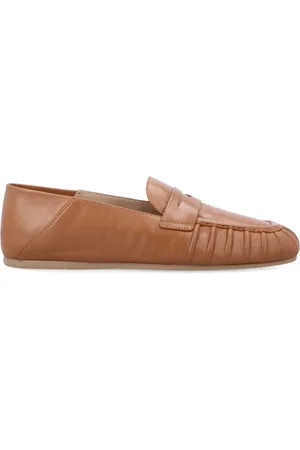 Stuart Weitzman Loafers, female, , Size: 8 US Macchiato Closed Loafer Shoes
