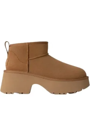 UGG Winter Boots, female, , Size: 6 US Classic Chestnut Ultra Mini Boots