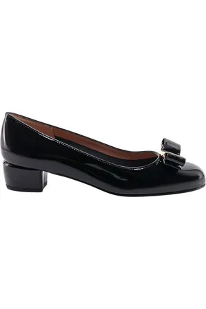 Salvatore Ferragamo Pumps, female, , Size: 7 US Pumps with Iconic Vara Bow