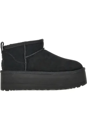 UGG Winter Boots, female, , Size: 7 US Stylish Boots for Any Occasion