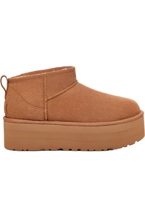 UGG Winter Boots, female, , Size: 9 US Stylish Ankle Boots