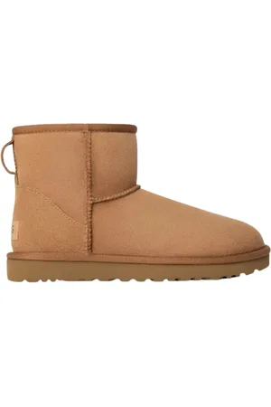 UGG Winter Boots, female, , Size: 7 US Classic Mini II Boots
