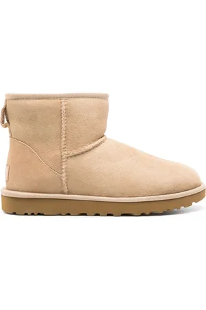 UGG Winter Boots, female, , Size: 8 US Classic Mini II Sand Boots