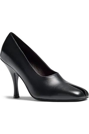 Khaite Eva Peep-Toe Leather Pumps - - IT 36 - Moda Operandi