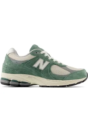 New Balance Unisex 2002R Sneakers - (Size 4)