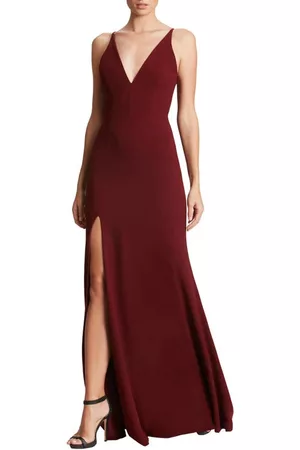 Dress The Population Iris Slit Crepe Gown in Burgundy at Nordstrom