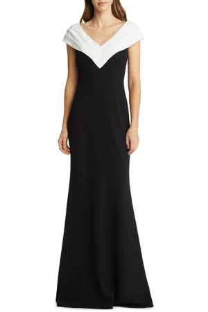 Tadashi Shoji Portrait Neck Short Sleeve Gown in Ivory/Black at Nordstrom