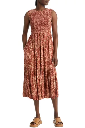 Treasure & Bond Women Midi Dresses - Smocked Sleeveless Midi Dress in Red - Rust Jungle Toile at Nordstrom