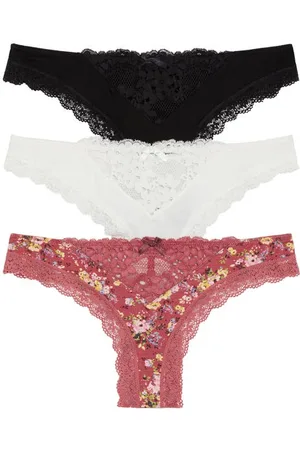 Red hipster briefs with macramé