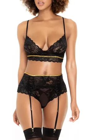 Mapalé Underwire Bra, Thong & Garter Belt Set in at Nordstrom, Size Small