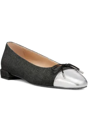 Stuart Weitzman Sleek Cap Toe Bow Flat in at Nordstrom, Size 5.5