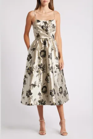Julia Jordan Metallic Floral Brocade Cocktail Dress in at Nordstrom, Size 2