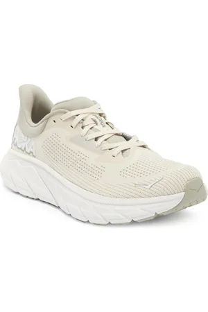 Hoka One One Arahi 7 Running Shoe in Oat Milk /Barley at Nordstrom, Size 10.5