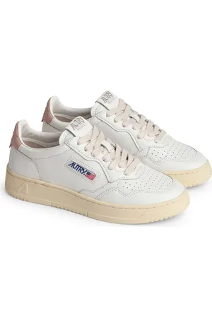 Autry Medalist Low Sneaker in at Nordstrom, Size 5Us