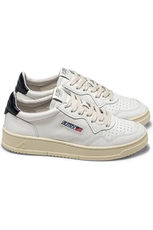 Autry Medalist Low Sneaker in at Nordstrom, Size 8Us