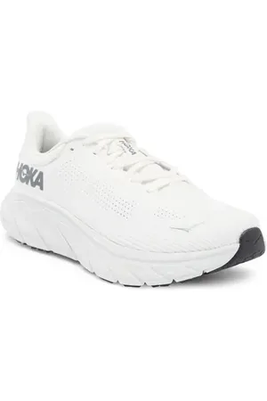 Hoka One One Arahi 7 Running Shoe in Blanc De Blanc /Steel Wool at Nordstrom