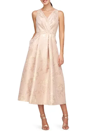 Kay Unger Poppy Metallic Jacquard Midi Cocktail Dress in at Nordstrom, Size 2