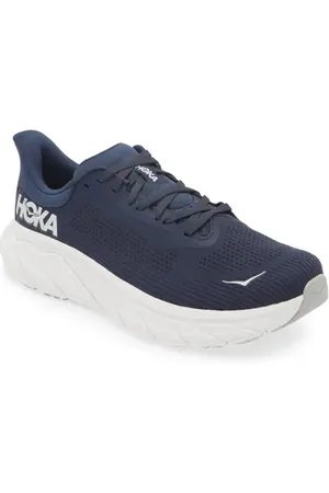 Hoka One One Arahi 7 Running Shoe in Outer Space /White at Nordstrom, Size 8