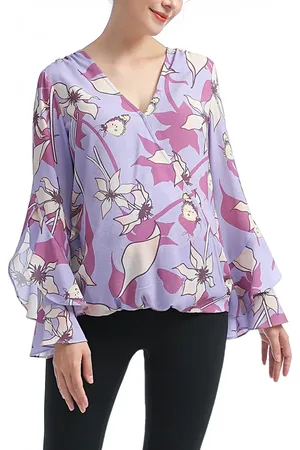 Kimi and Kai Adna Maternity/Nursing Crepe Blouse in at Nordstrom, Size X-Small