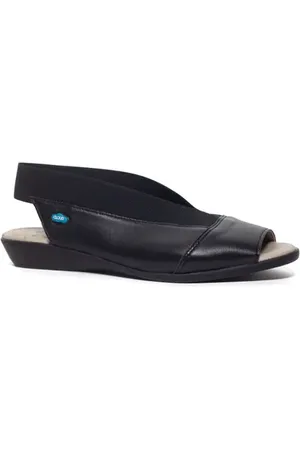 Cloud Caliber Peep Toe Flat in at Nordstrom, Size 9Us