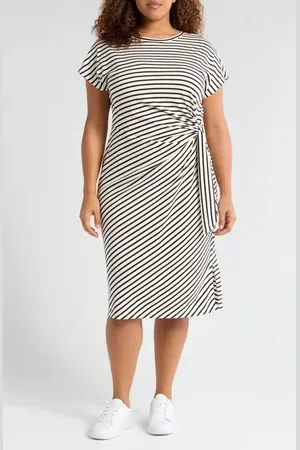 UNIVERSAL STANDARD Crescent Knot T-Shirt Dress in at Nordstrom, Size 4Xl