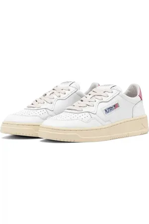 Autry Medalist Low Sneaker in at Nordstrom, Size 5Us