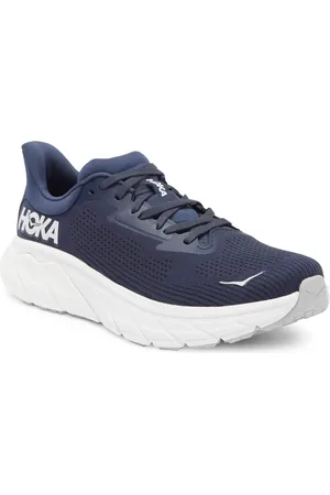 Hoka One One Arahi 7 Running Shoe in Outer Space /White at Nordstrom, Size 8