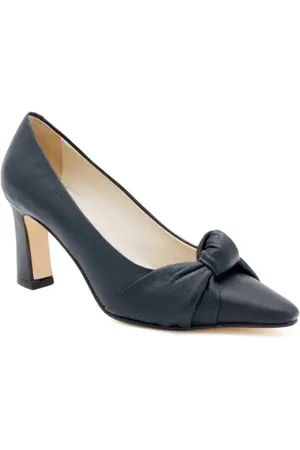 Amalfi by Rangoni Icaro Pointed Toe Pump in at Nordstrom, Size 10