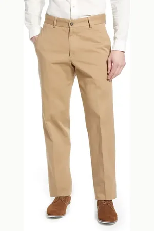 Berlei Charleston Khakis Flat Front Chino Pants in at Nordstrom, Size 32