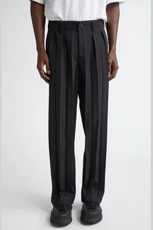 Issey Miyake Edge Ensemble Pleated Straight Leg Pants in at Nordstrom, Size 3