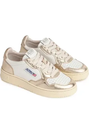 Autry Medalist Low Sneaker in at Nordstrom, Size 5Us
