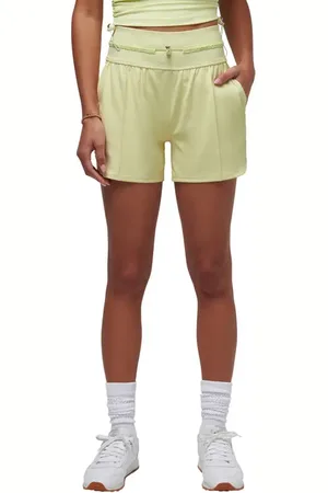 Travis Mathew Queenstown Moveknit Shorts in at Nordstrom, Size X-Small