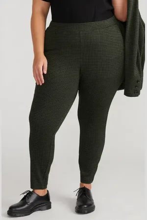 UNIVERSAL STANDARD Pull-On Ponte Pants in at Nordstrom