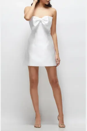 Alfred Sung Imitation Pearl & Bow Detail Strapless Cocktail Minidress in at Nordstrom, Size 6