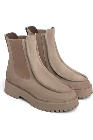 Nero Giardini Lug Sole Chelsea Boot in at Nordstrom, Size 7Us
