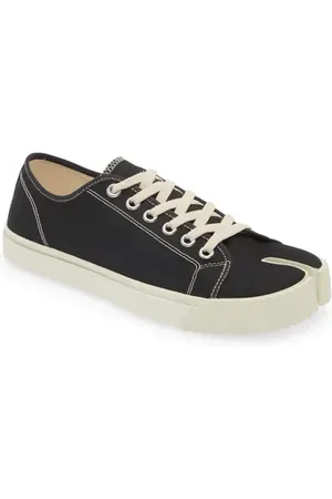 Maison Margiela Tabi Low Top Sneaker in at Nordstrom, Size 9Us
